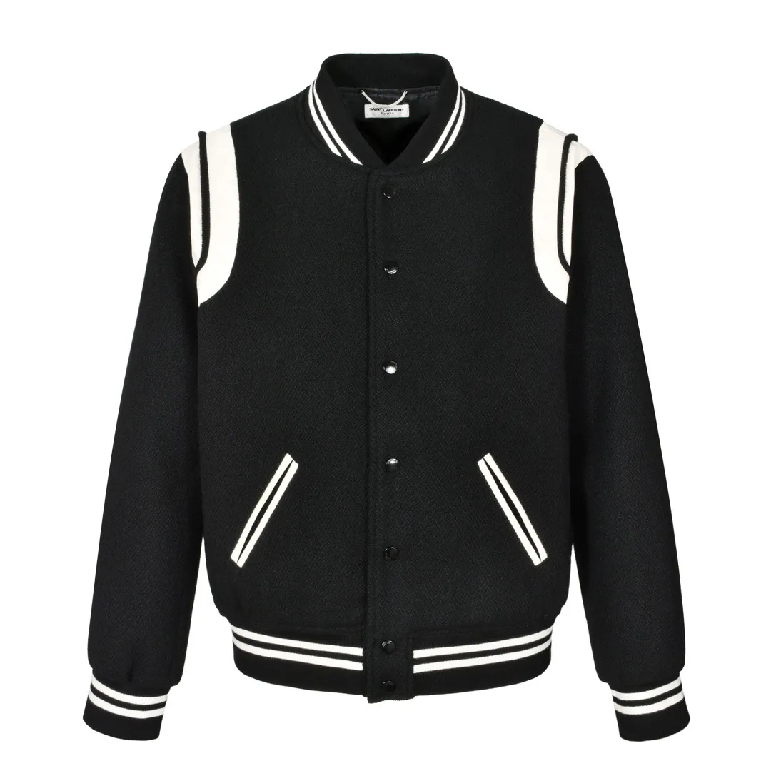 P480 Saint Laurent Paris slp classic leather patchwork black and white baseball collar jacket. Original version 1:1 to develop the highest version on the Internet. It took 2 months to customize pure wool fabric and jacquard ribbing (ordinary machines cannot achieve this jacquard effect). The version is super handsome. The patchwork position is very particular about parking technology. Whether the whole dress looks good or not depends on this position. Same style for men and women. Color: black and white spelling/white/black. Size: 46 48 50 52